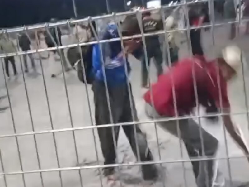 Keterangan: Screenshot Video viral saat Perwira TNI AL Letda AY saat mengalami pengeroyokan di Terminal Arjosari pada Kamis malam (26/06).