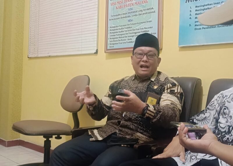 Ketua Korwil Pendidikan Kecamatan Lawang H. Muhammad Edi S.Pd, saat dikonfirmasi wartawan