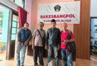 Ket foto. Pengurus DPC AWI Blitar raya saat mendaftarkan legalitasnya ke Kesbangpol Kabupaten Blitar