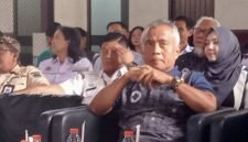 Keterangan foto: Kepala Disporapar Kota Malang, Baihaqi, hadir dan membuka secara resmi Turnamen Futsal PHRI 2025 di Lapangan Futsal Kampus ABM, Rabu (10/9/2025).