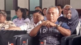 Keterangan foto: Kepala Disporapar Kota Malang, Baihaqi, hadir dan membuka secara resmi Turnamen Futsal PHRI 2025 di Lapangan Futsal Kampus ABM, Rabu (10/9/2025).