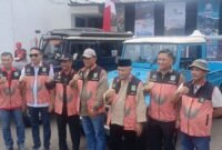 ket foto. Bupati Malang H.M Sanusi (peci hitam), didampingi Kapolda Jawa Timur Irjen Pol Nanang Avianto (topi put), Kapolres Malang AKBP Danang Setiyo (sisi kanan Bupati Malang), Ketua DPRD Kabupaten Malang Darmadi, Wali Kota Malang Wahyu Hidayat dan perwakilan penggiat off road Sebelum pemberangkatan wisata off road Dari Pendopo Kabupaten Malang