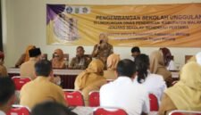 Ket foto. Wakil Bupati Malang Hj Lathifah Shohib saat memberikan arahan pada peserta perihal pelatihan sekolah unggulan 