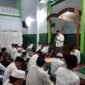 ket foto. Sekretaris Daerah kabupaten Malang, Budiar Anwar saat memberikaan sambutan pada Suling di MasjidJami’ Al Hussain, Desa Ngadilangkung, Kecamatan Kepanjen, Jumat (31/10) pagi.