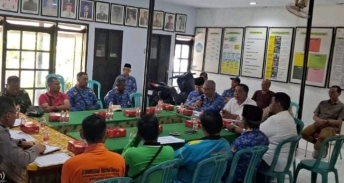 Ket foto. Perumda Tirta Kanjuruhan Malang saat menggelar rapat koordinasi dengan Forkopimcam Gondanglegi