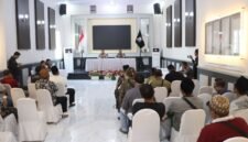 Ket foto. Kapolres Pasuruan AKBP Jazuli Dani Irawan saat audensi dengan perwakilan warga Winongan di Mapolres Pasuruan