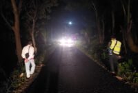 Ket foto. Akses jalan dari Slatri menuju Paid pada saat sedang diperbaiki