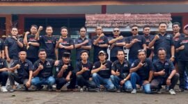 Dokumen foto: Anggota YLBH Sarana Keadilan Rakyat saat foto bersama