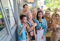 Ket foto. Wakil Bupati Malang Hj Lathifah Shohib saat berada di SMPN 1 Singosari untuk mengecek sarana prasarana pendukung untuk menjadi sekolah unggulan