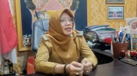 Ket foto. Kepala Desa Sumberporong Kecamatan Lawang, Idhiningrum saat ditemui awak media usai pertemuan dengan Wakil Bupati Malang Hj Lathifah Shohib 