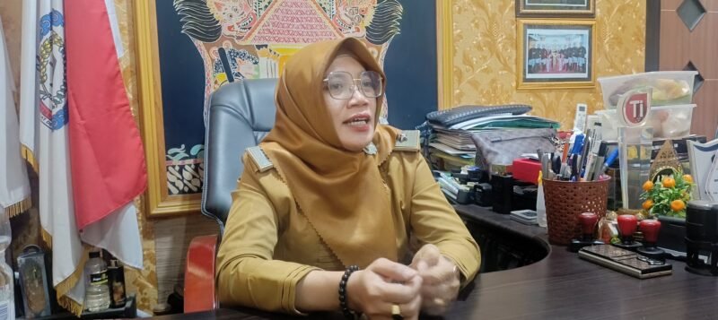 Ket foto. Kepala Desa Sumberporong Kecamatan Lawang, Idhiningrum saat ditemui awak media usai pertemuan dengan Wakil Bupati Malang Hj Lathifah Shohib 