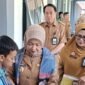 Ket foto. Kepala Bidang SMP Dinas Pendidikan, Nurul Sri Utami (kanan) saat mendampingi kunjungan Wakil Bupati Malang Hj Lathifah Shohib di SMPN 1 Singosari 