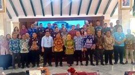 Ket foto. Wakil Bupati Malang Hj Lathifah Shohib bersama Forum Pokja CSR Kabupaten Malang yang baru saja dikukuhkan