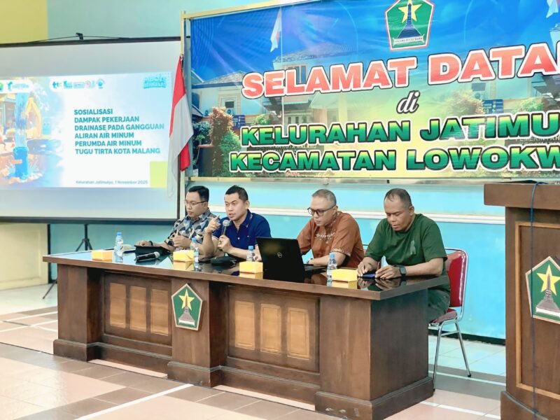 Ket foto. Jajaran Direksi Perumda Tugu Tirta saat menggelar rapat bersama perwakilan warga Kecamatan Lowokwaru Kota Malang