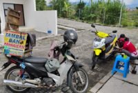 Ket foto. Kisah inspiratif tukang tambal ban di Kota Batu