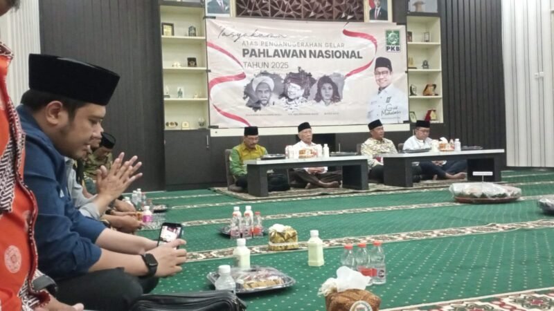 Ket foto. Fraksi PKB DPRD kabupaten Malang menggelar syukuran atas penganugerahan kepahlawanan pada tiga tokoh 