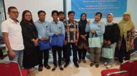 Ket foto. Tim pelatihan dari Dinas Kesehatan Kabupaten Malang bersama peserta pelatihan penjamah makanan di SPPG Yayasan Insan Bakti Rakanuala Kendal Payak 