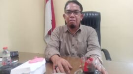 Foto : kepala desa Oro - Oro Ombo wetan, Amin Tohari .