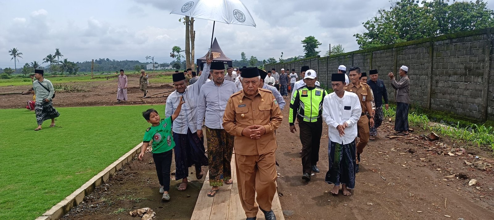 Bupati Malang Resmikan Peletakan Batu Pertama Masjid dan Ponpes An-Nur 3 Al-Qusyairi IMG20251124104341