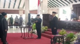 Ket foto. Bupati Malang H.M Sanusi saat melakukan sumpah jabatan pada 186 ASN di Lingkungan Pemerintah Kabupaten Malang 