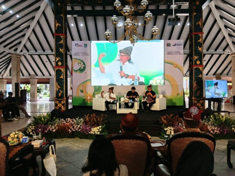 Ket foto. Loka Karya dunia wayang topeng Malang 