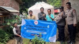 Dokumen foto ; PT.TFJ dan Polsek kejayan saat foto bersama di lokasi desa