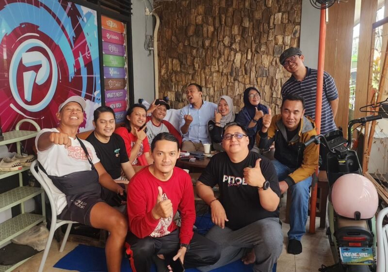 Ket foto. Komunitas yang tergabung Ngalamalang gelar peduli Sumatera