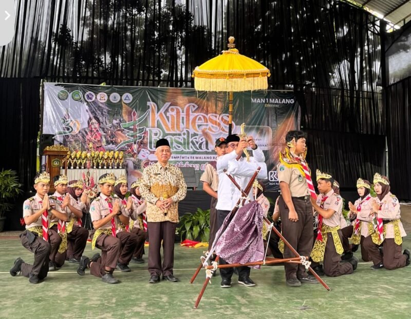 Ket foto. Ajang Kompetisi Mapel dan Festival Seni (Kitfess) Basika MAN 1 Malang (Mandagi) yang dibuka Kepala Kantor Kementerian Agama (Kemenag) Kabupaten Malang, H. Sahid