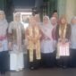 Ket foto. Kepala SMPN 1 Turen, Lilik Liswatin F, saat mendampingi Wakil Bupati Malang, Hj Lathifah Shohib di SMPN I Turen 