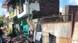 Ket foto. Pasca banjir 39 titik di Kota Malang, banyak bangunan porak poranda 