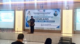 Ket foto. Bupati Malang H.M Sanusi saat memberikan sambutan pada acara sosialisasi 