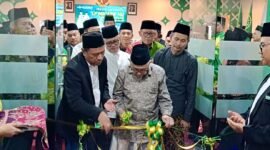 Ket foto. Peresmian gedung baru LP Ma'arif NU Kabupaten Malang oleh ketua Prof.Dr.H. Abdul Malik Amrullah didampingi Ketua PCNU, KH Hamim Kholili dan sesepuh Ma'arif 