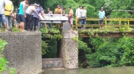 Ket foto. Tempat kejadian dan ditemukan mayat petugas Dam yang terjepit dipintu air Dam 