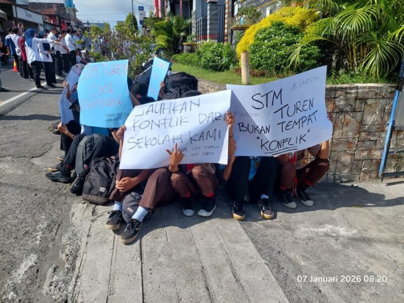 Ket foto. konflik internal yayasan yang berimbas terlantarnya anak didik dalam memperoleh ilmu