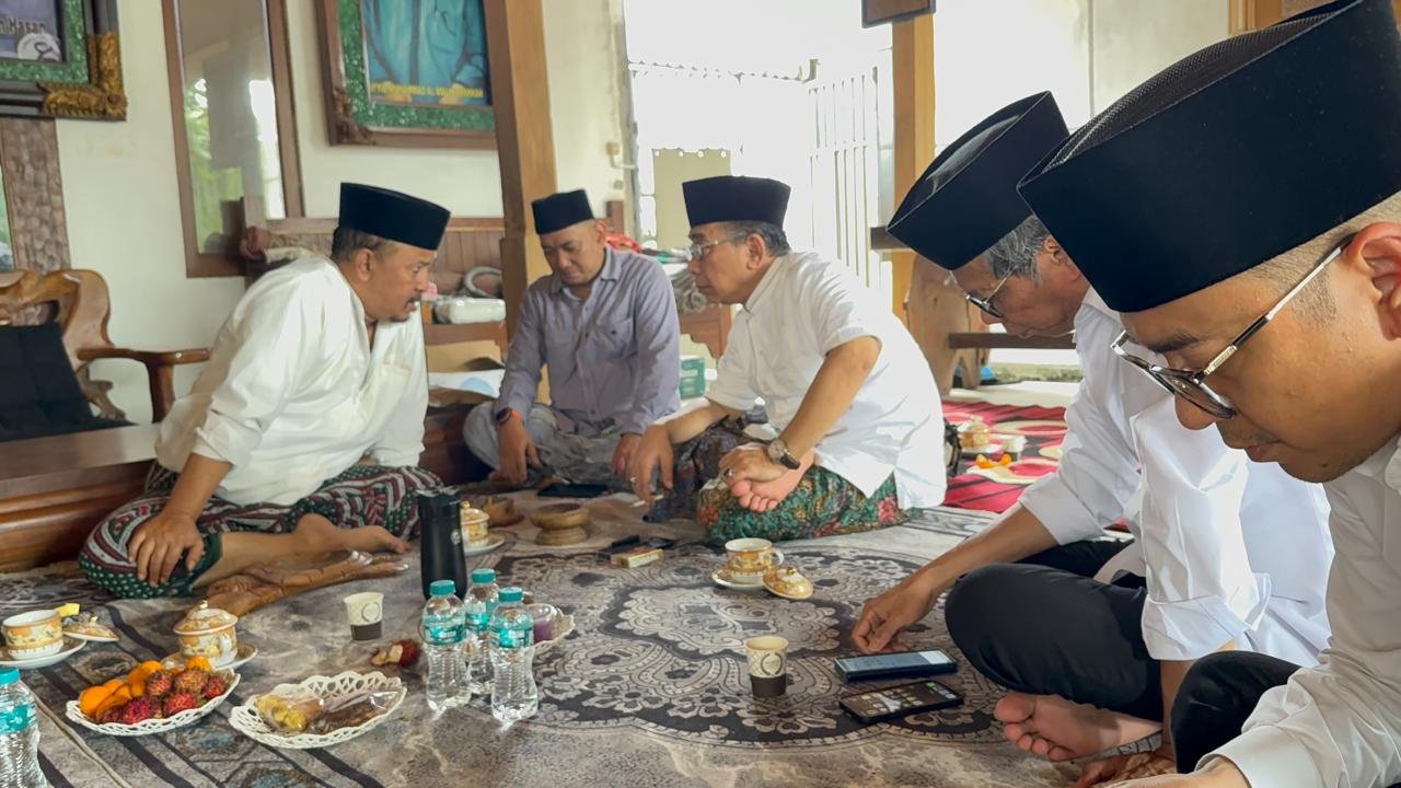 Gus Yahya Sowan ke Bangilan Tuban, Pererat Silaturahim Keluarga Ulama dan Ziarah Leluhur IMG-20260108-WA0013