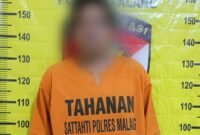 Ket foto. Pelaku pencurian berinisial S (44), warga Desa Kidal, Kecamatan Tumpang yang berhasil dibekuk Polres Malang 