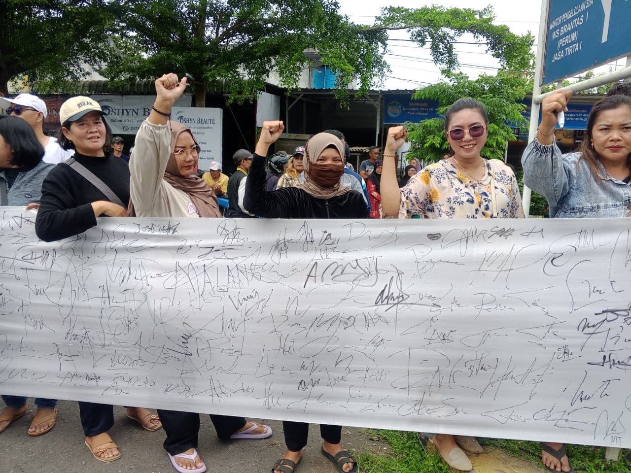 Warga Tolak Portal E-Toll Bendungan Lahor, Kartu “Gratis” Dinilai Tetap Membebani IMG-20260126-WA0027