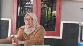 Ket foto. Camat Pakisaji Kabupaten Malang, Endah Sriyati saat ditemui awak media 