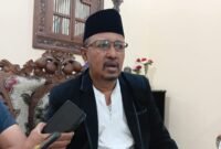 Ket foto. KH. Habib Musthofa Alaydrus saat diwawancara awak media 