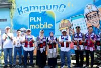 Ket foto. Wakil Bupati Malang, Lathifah Shohib bersama pejabat PLN Malang dan Forkopimcam Kepalnjen