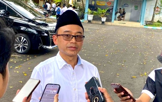 Ket foto. Ketua DPC HKTI Kabupaten Malang H. Makhrus Sholeh saat diwawancara awak media di Pendopo Agung Kabupaten Malang 