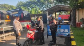 Dokumen foto : Anggota Propam Polres Pasuruan saat lakukan gelar operasi .Gaktiplin