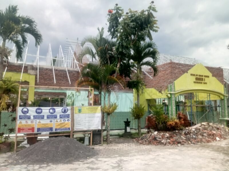 Ket foto. SDN Sisir I Kota Batu yang masih mangkrak 