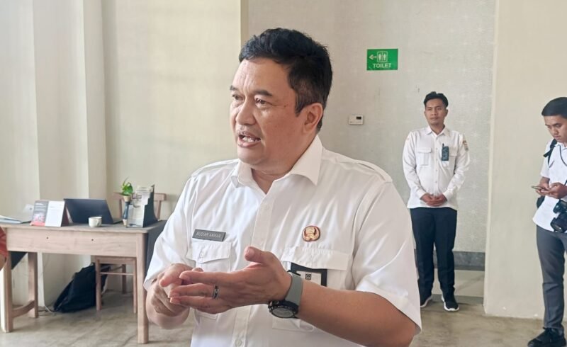 Ket foto. Sekretaris Daerah kabupaten Malang, Budiar Anwar saat diwawancara awak media 