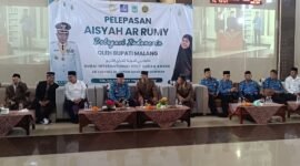 ket foto. Bupati Malang, H.M Sanusi didampingi beberapa OPD menghadiri acara pelepasan Aisyah Ar Rumy mengikutid Festival Tahfidsul eur,an di Dubai 