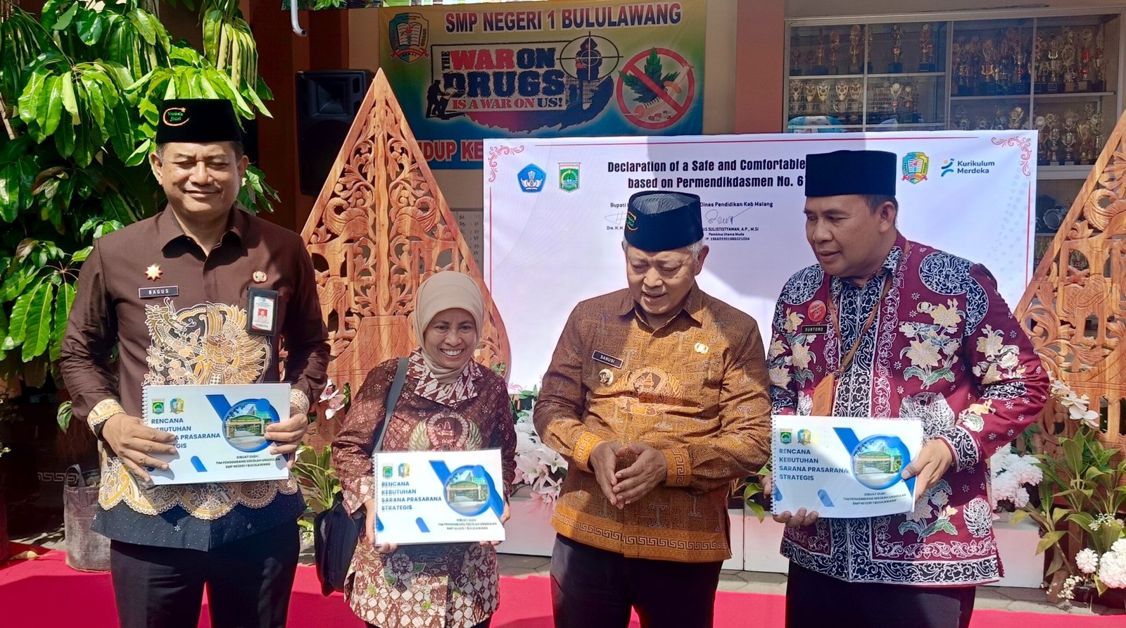 Bupati Malang Tegaskan Penguatan Sekolah Unggulan, SMPN 1 Bululawang Dinilai Berprestasi namun Masih Kekurangan Sarana Oplus_16908288