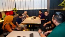 Ket foto. Bupati Malang, H.M Sanusi bersama keluarga saat hadir pada soft opening Kin No Tori di Vila Puncak Tidar kecamatan Dau