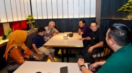 Ket foto. Bupati Malang, H.M Sanusi bersama keluarga saat hadir pada soft opening Kin No Tori di Vila Puncak Tidar kecamatan Dau 