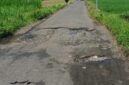 ket foto. jalan rusak di wilayah Kecamatan Pakis