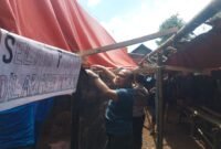 Ket foto. Aparat Kepolisian Resor Malang saat membongkar perjudian sabung ayam Wadung Kecamatan Pakisaji